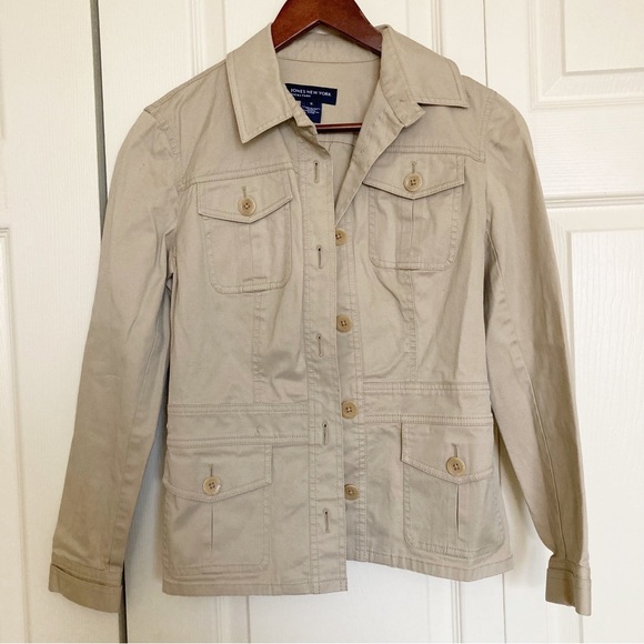 Jones New York Jackets & Blazers - Jones New York Utility Army Jacket Tan with Pockets Button Down Shacket